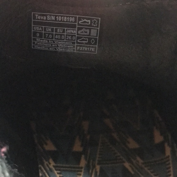 Teva Women’s Willow Chelsea Boots Size 9 - Picture 8 of 8